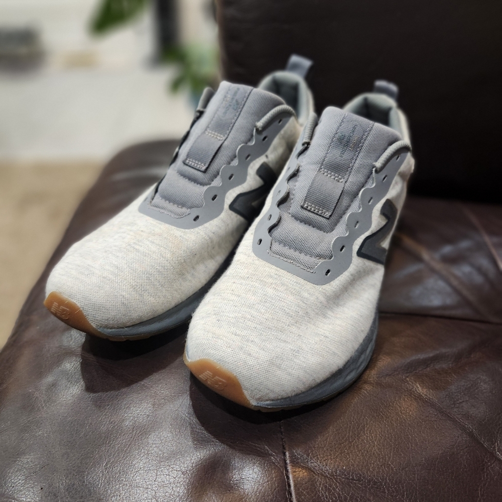 Men's Athletic Slip-On Running Shoes - Light Gray